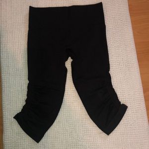 Size 6 lululemon mid length workout pants.